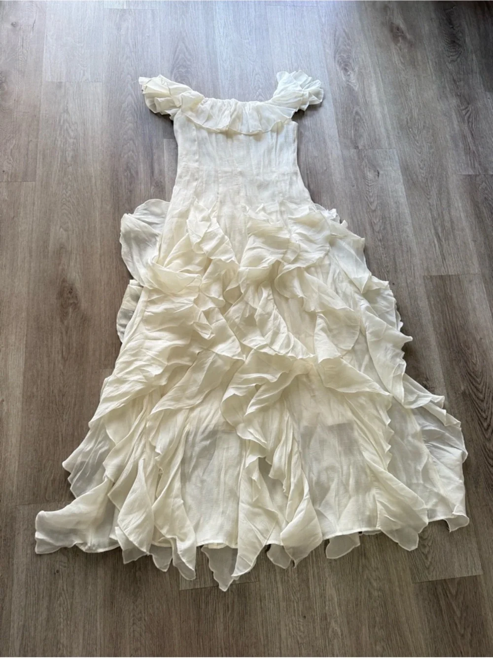 elliatt yvette cream off the shoulder ruffle corset maxi gown dress medium NEW - Picture 8 of 11